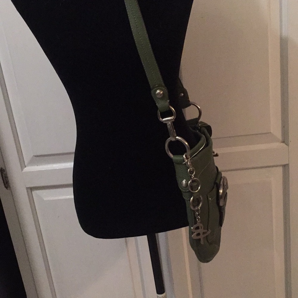 SOLD - B. Makowsky leather crossbody - Picture 2 of 9